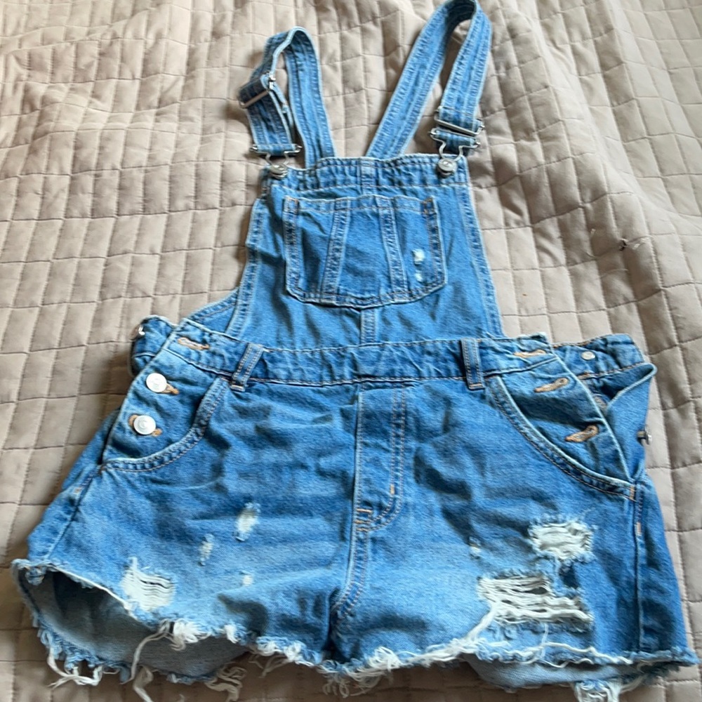 GUC H&M jean short suspenders